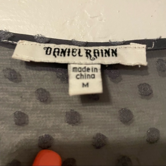 Daniel Rainn Women's Gray Polka Dot Shirt Size Medium - Picture 6 of 8